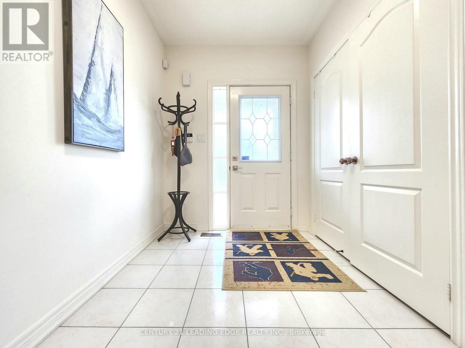 93 Treasure Hill Road, Vaughan, Ontario  L6A 0A6 - Photo 3 - N12936098