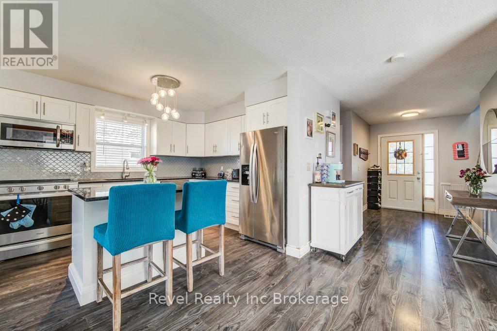 733 Southwood Way, South-West Oxford, Ontario N4V 1G5 - Photo 13 - X12936336