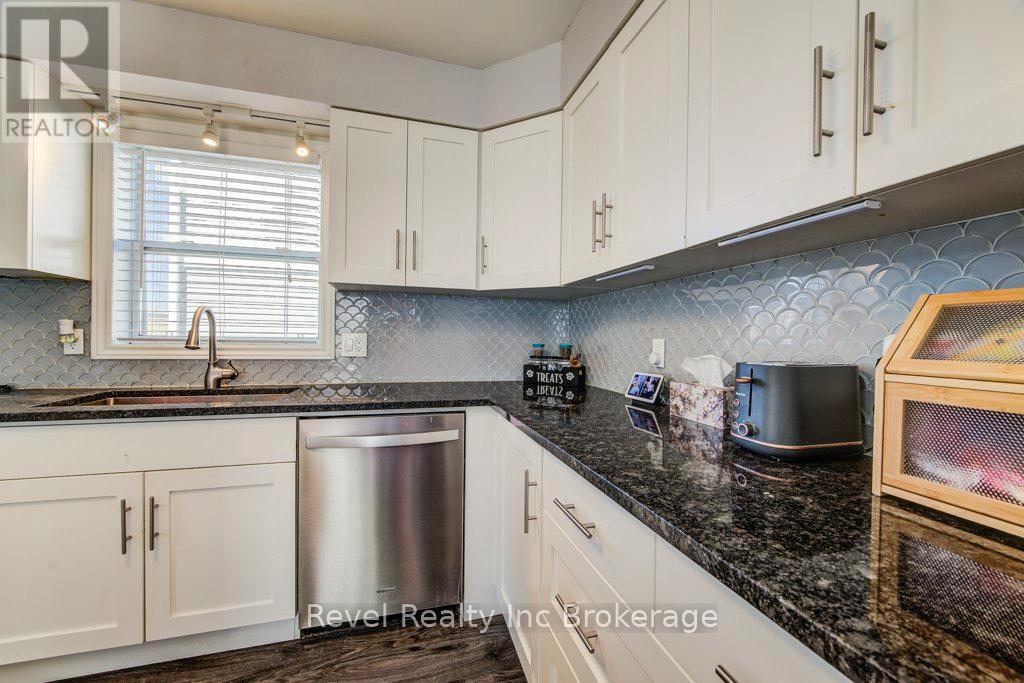 733 Southwood Way, South-West Oxford, Ontario N4V 1G5 - Photo 15 - X12936336