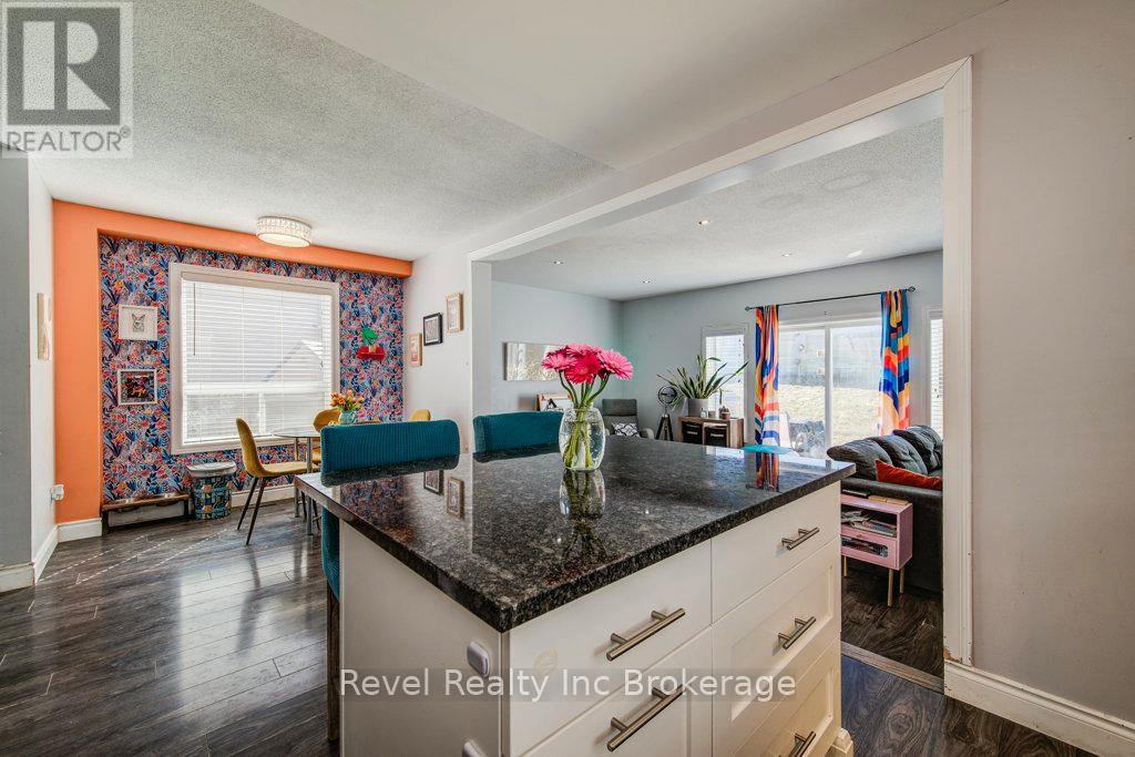 733 Southwood Way, South-West Oxford, Ontario N4V 1G5 - Photo 17 - X12936336