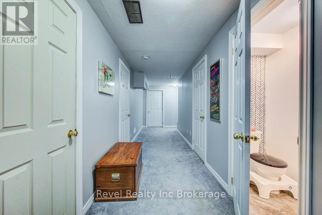 733 Southwood Way, South-West Oxford, Ontario N4V 1G5 - Photo 22 - X12936336