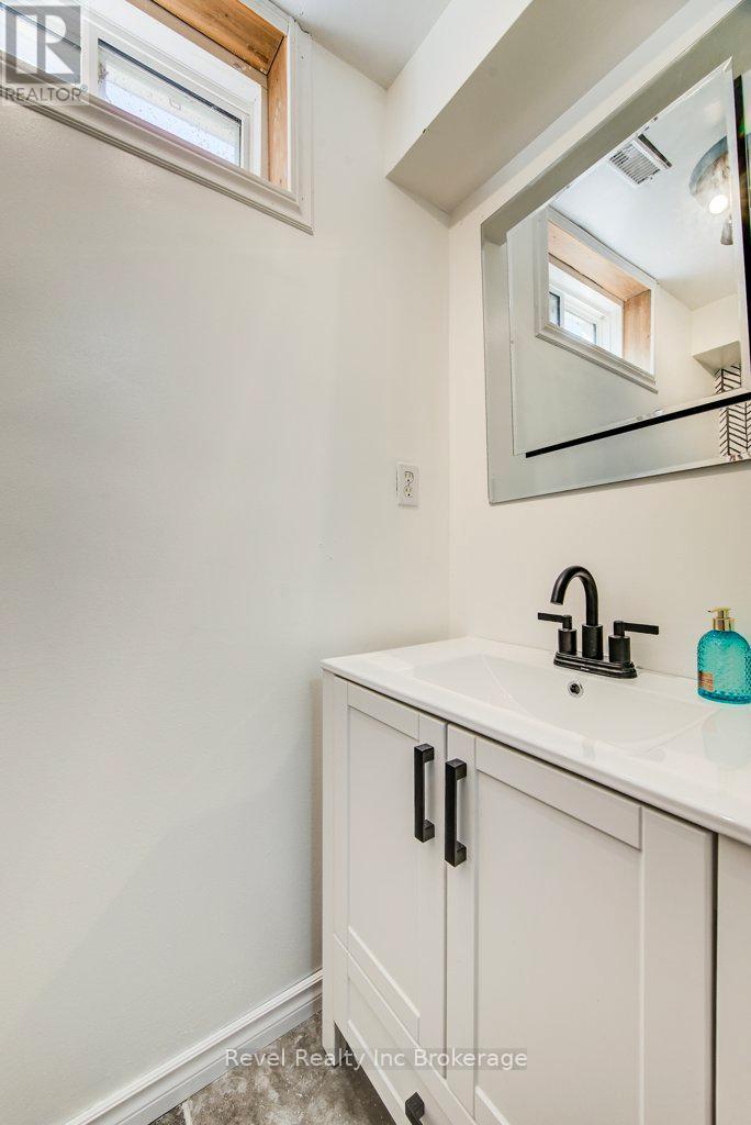 733 Southwood Way, South-West Oxford, Ontario N4V 1G5 - Photo 24 - X12936336