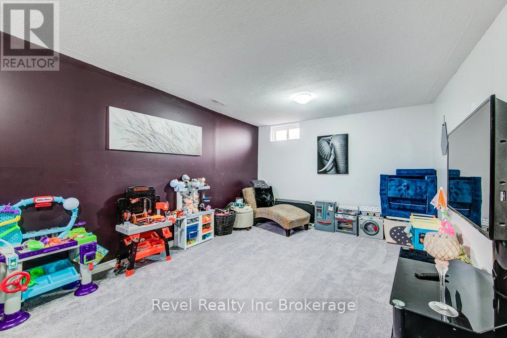 733 Southwood Way, South-West Oxford, Ontario N4V 1G5 - Photo 25 - X12936336