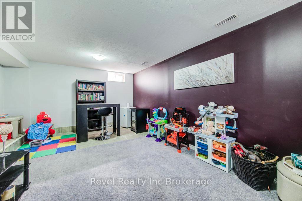 733 Southwood Way, South-West Oxford, Ontario N4V 1G5 - Photo 31 - X12936336