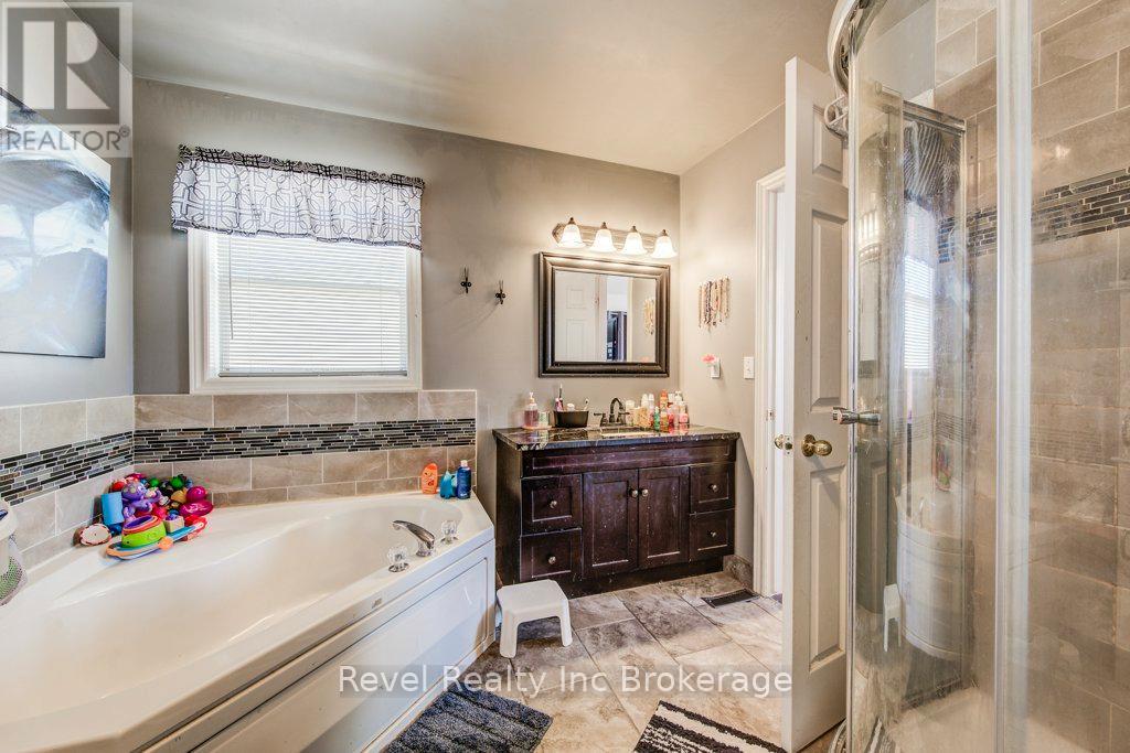 733 Southwood Way, South-West Oxford, Ontario N4V 1G5 - Photo 34 - X12936336