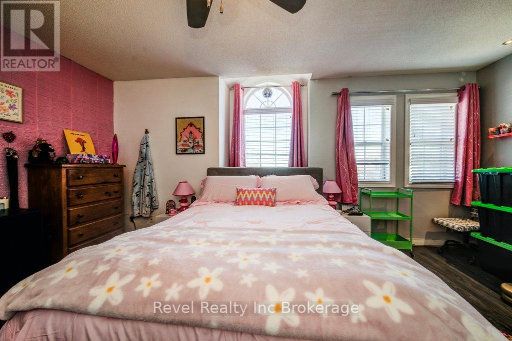 733 Southwood Way, South-West Oxford, Ontario N4V 1G5 - Photo 40 - X12936336