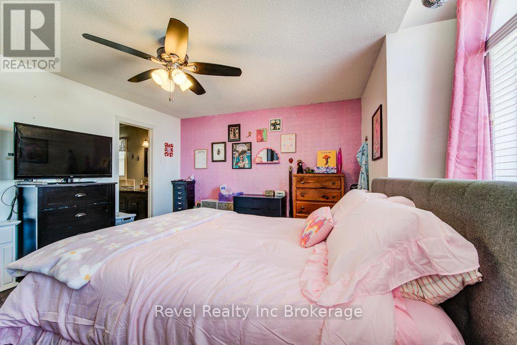 733 Southwood Way, South-West Oxford, Ontario N4V 1G5 - Photo 41 - X12936336