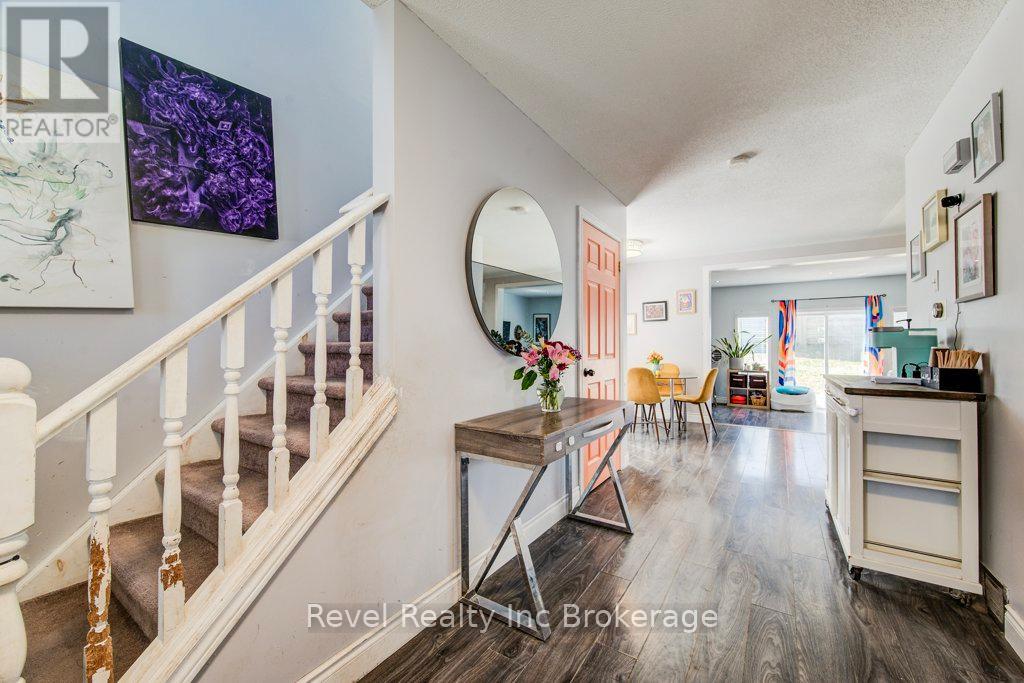 733 Southwood Way, South-West Oxford, Ontario N4V 1G5 - Photo 6 - X12936336