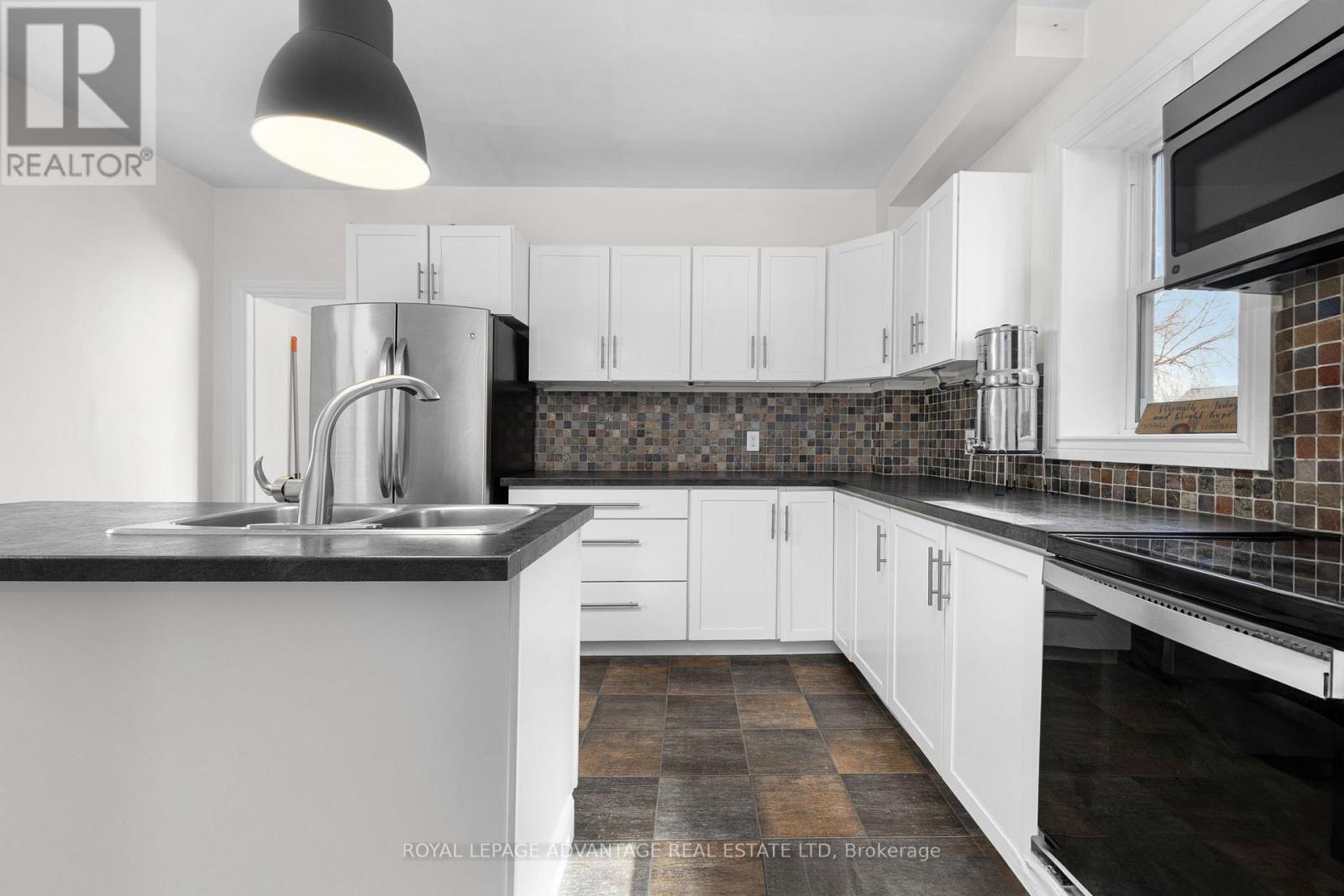 15 Kent Street, Smiths Falls, Ontario  K7A 1B5 - Photo 13 - X12936096