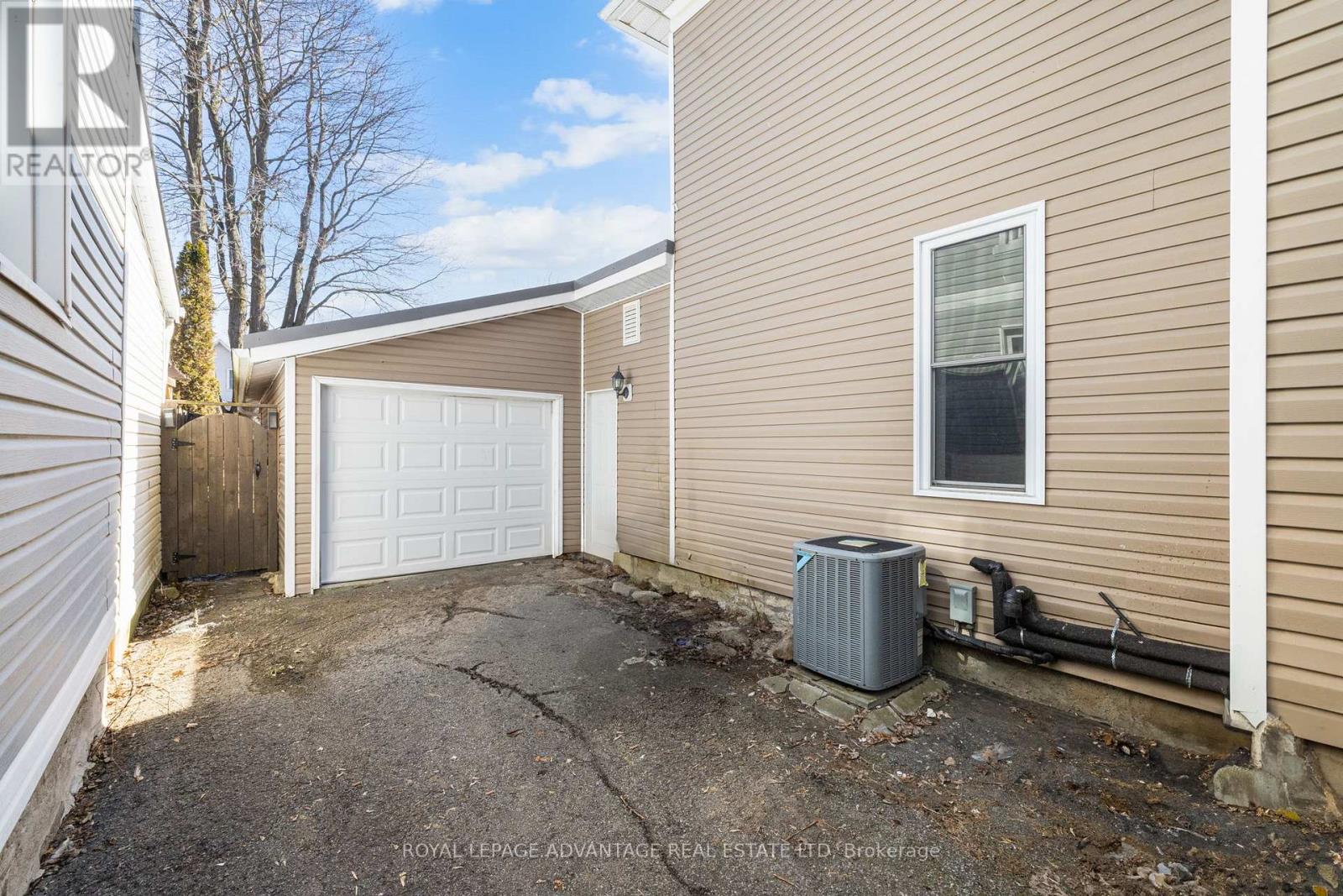 15 Kent Street, Smiths Falls, Ontario  K7A 1B5 - Photo 32 - X12936096