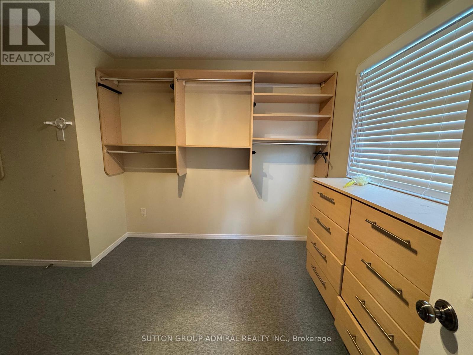 27 Dawson Crescent, Aurora, Ontario  L4G 4T7 - Photo 11 - N12936128