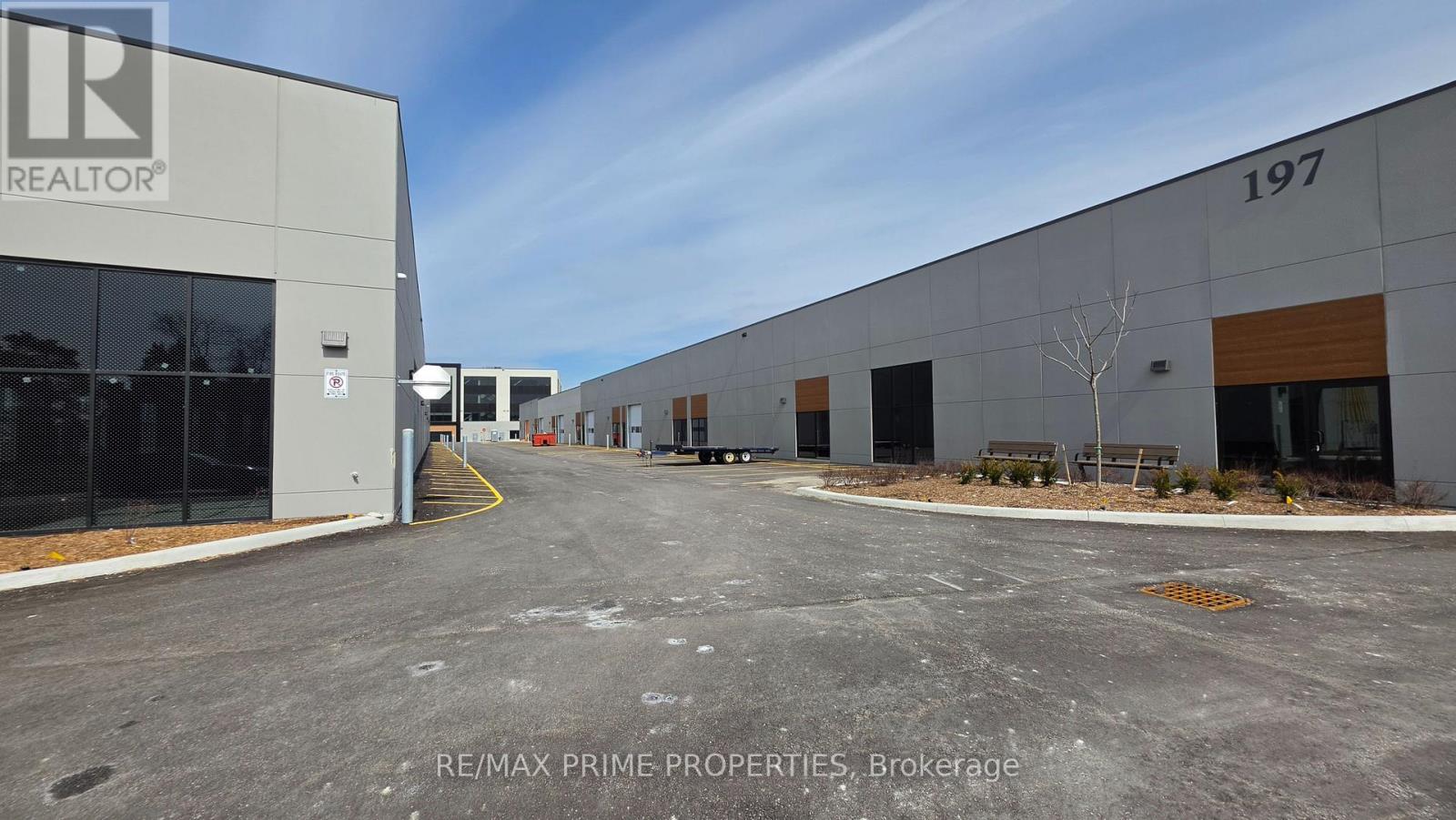 197 Cachet Woods Court, Markham, Ontario  L6C 0Z8 - Photo 3 - N12936160