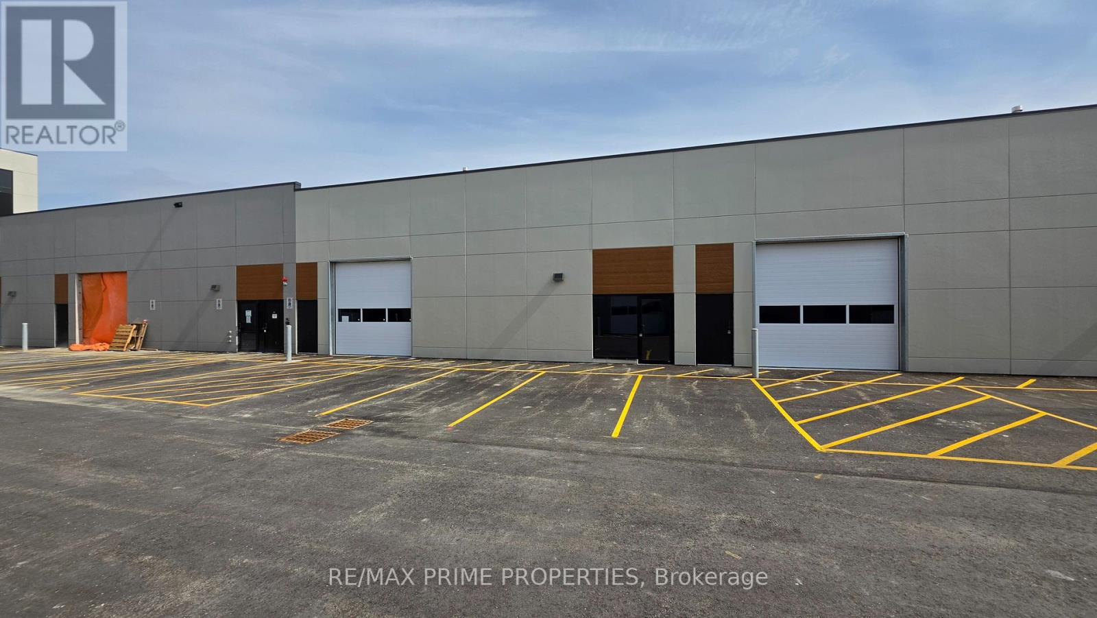 197 Cachet Woods Court, Markham, Ontario  L6C 0Z8 - Photo 4 - N12936160