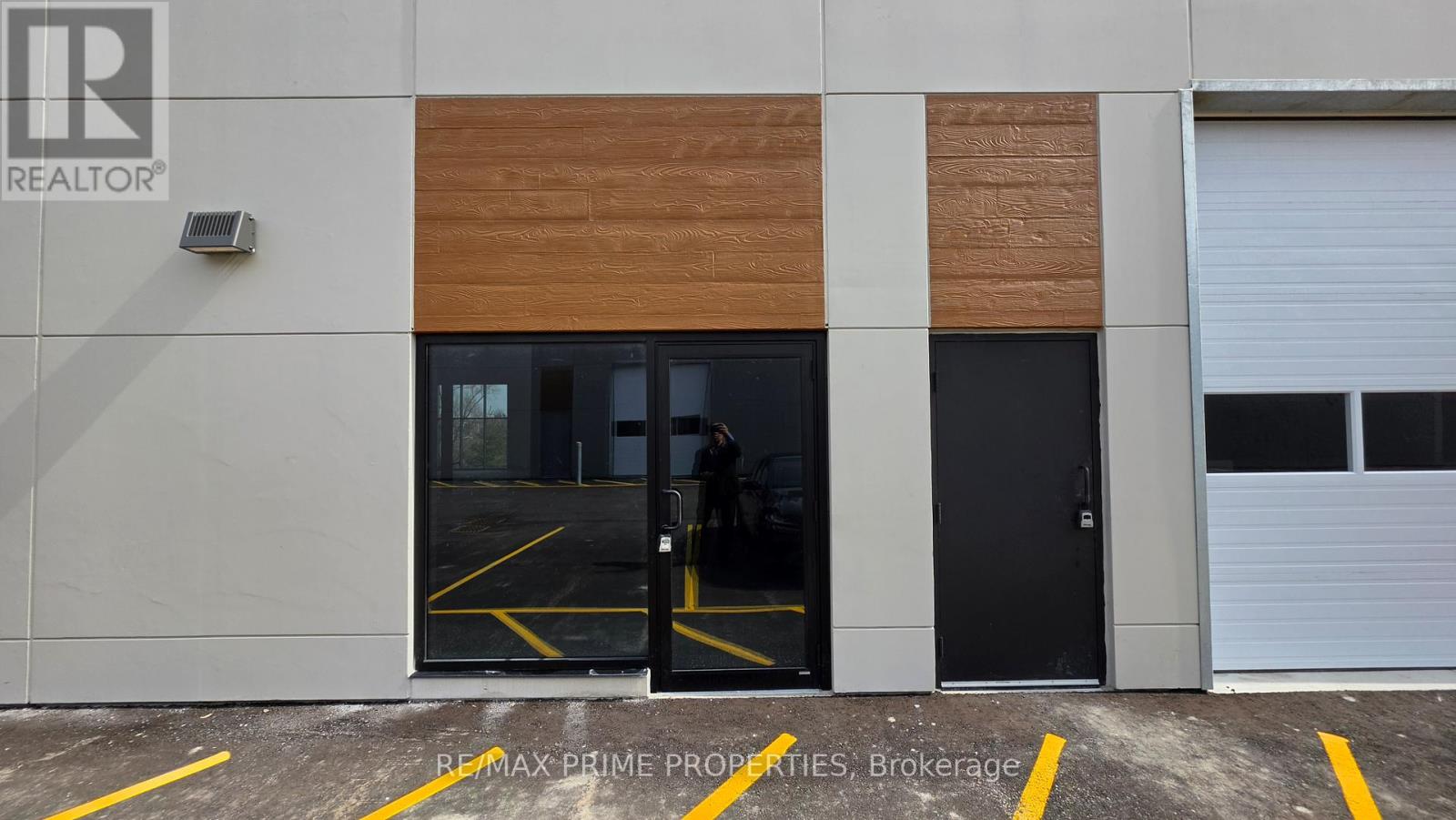 197 Cachet Woods Court, Markham, Ontario  L6C 0Z8 - Photo 5 - N12936160