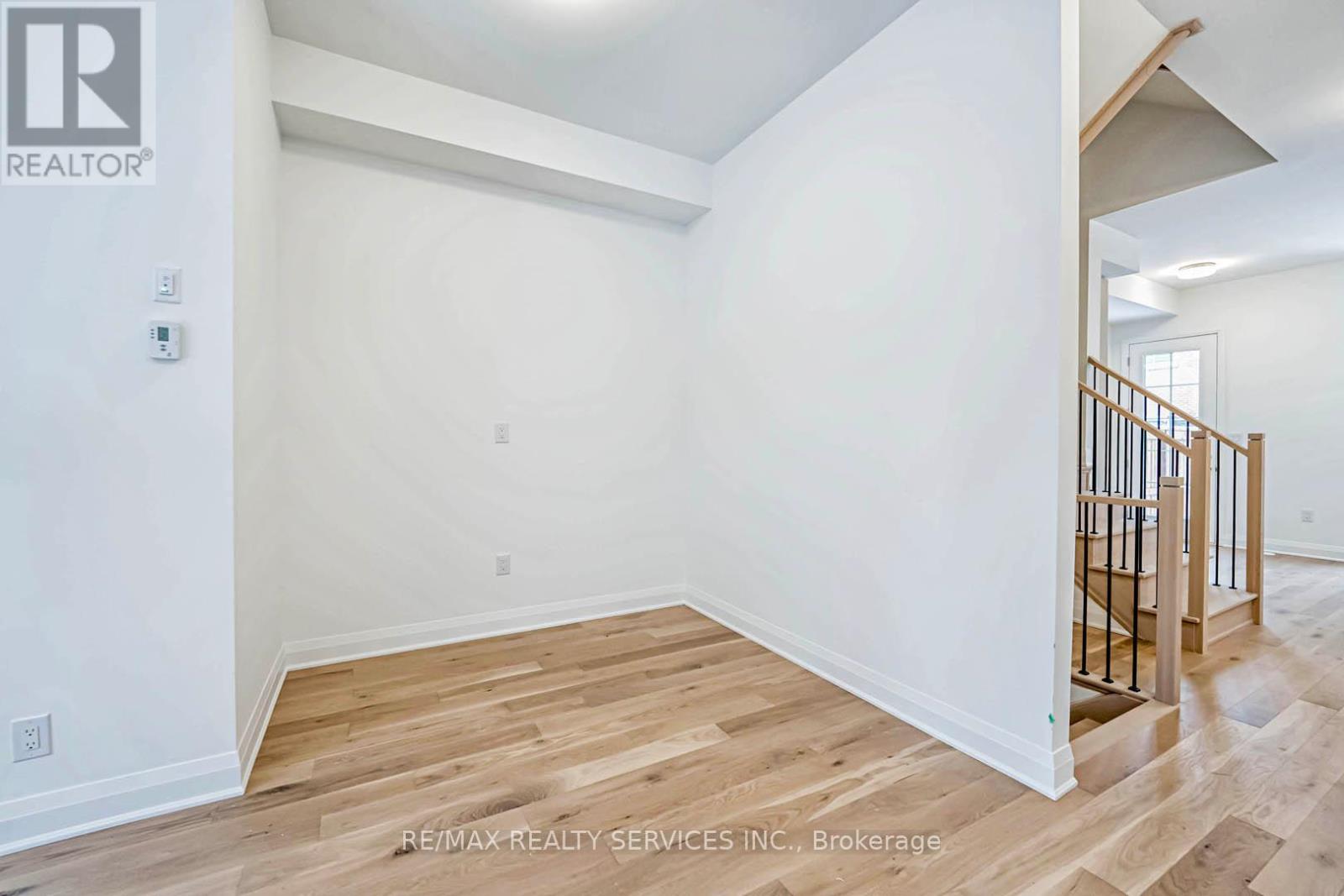 35 Alton Crescent, Vaughan, Ontario  L6S 3E7 - Photo 10 - N12936224