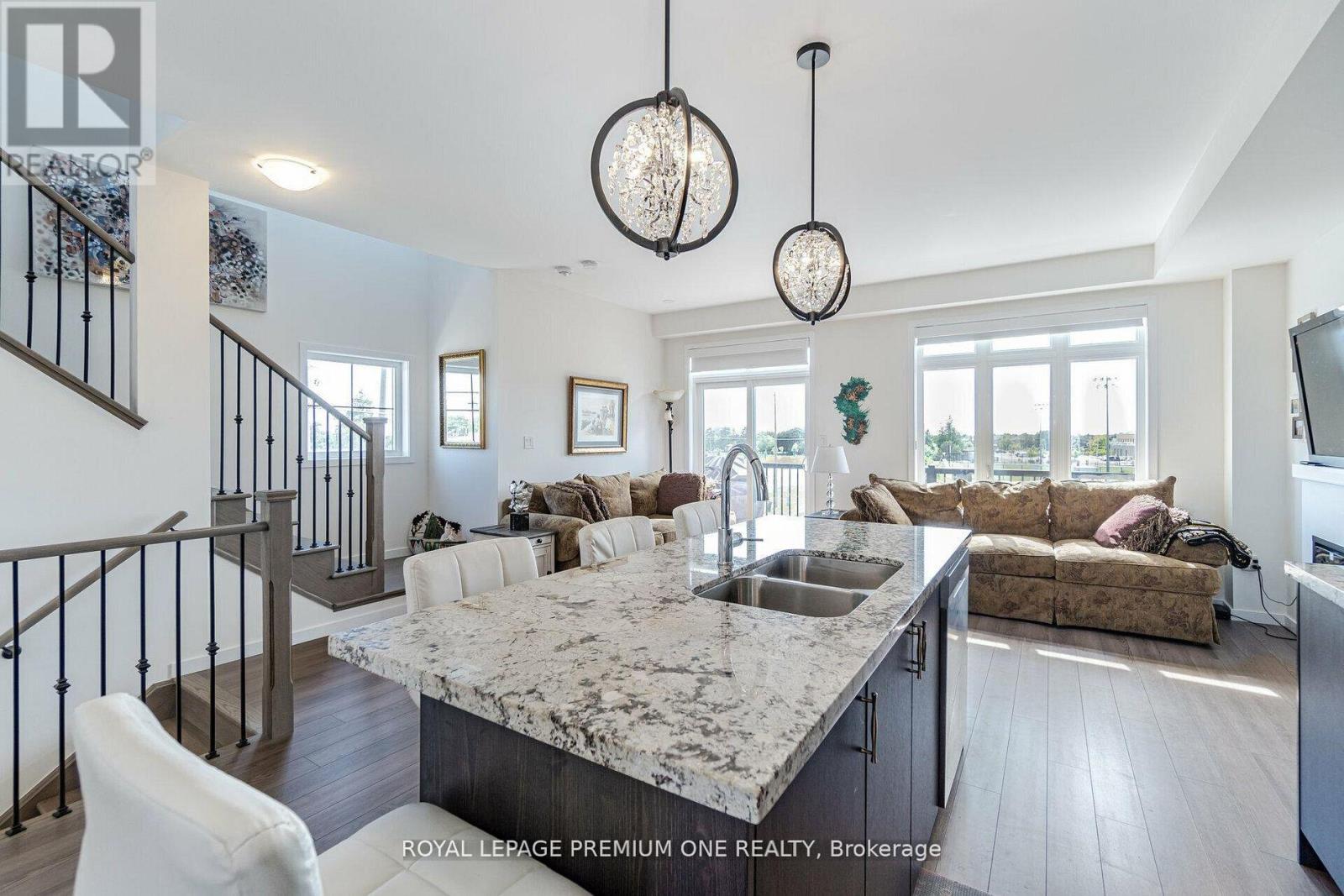 2 Seacoasts Circle, Vaughan, Ontario  L6A 5B6 - Photo 13 - N12936250