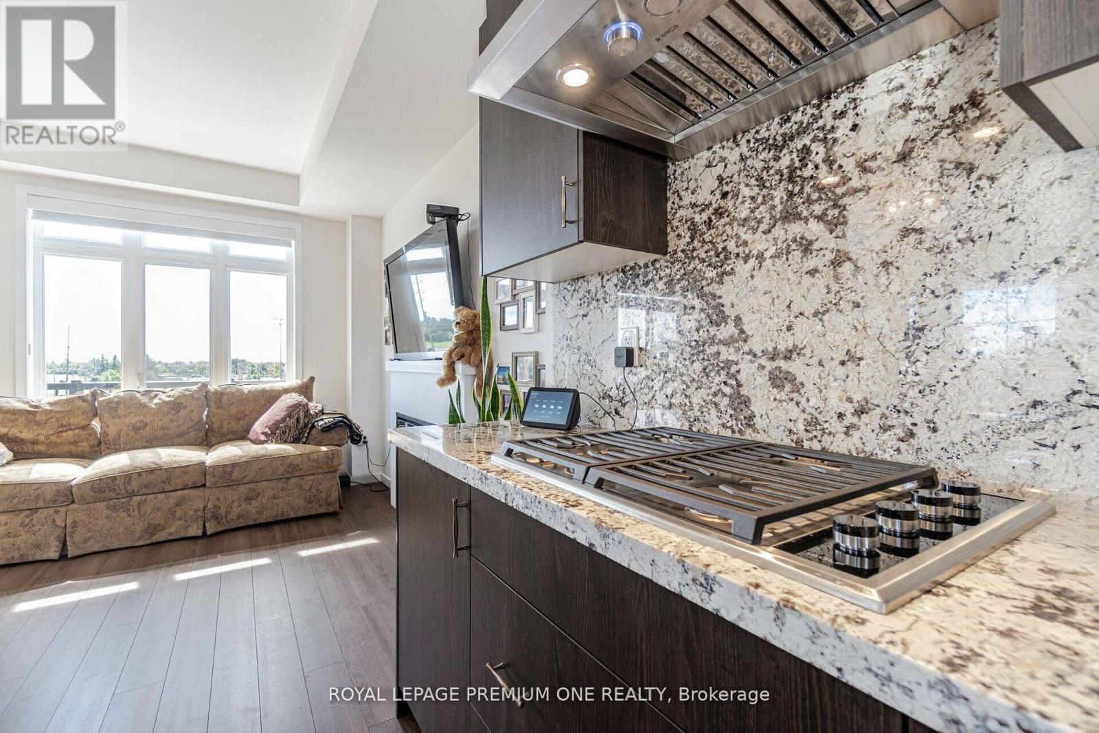 2 Seacoasts Circle, Vaughan, Ontario  L6A 5B6 - Photo 15 - N12936250