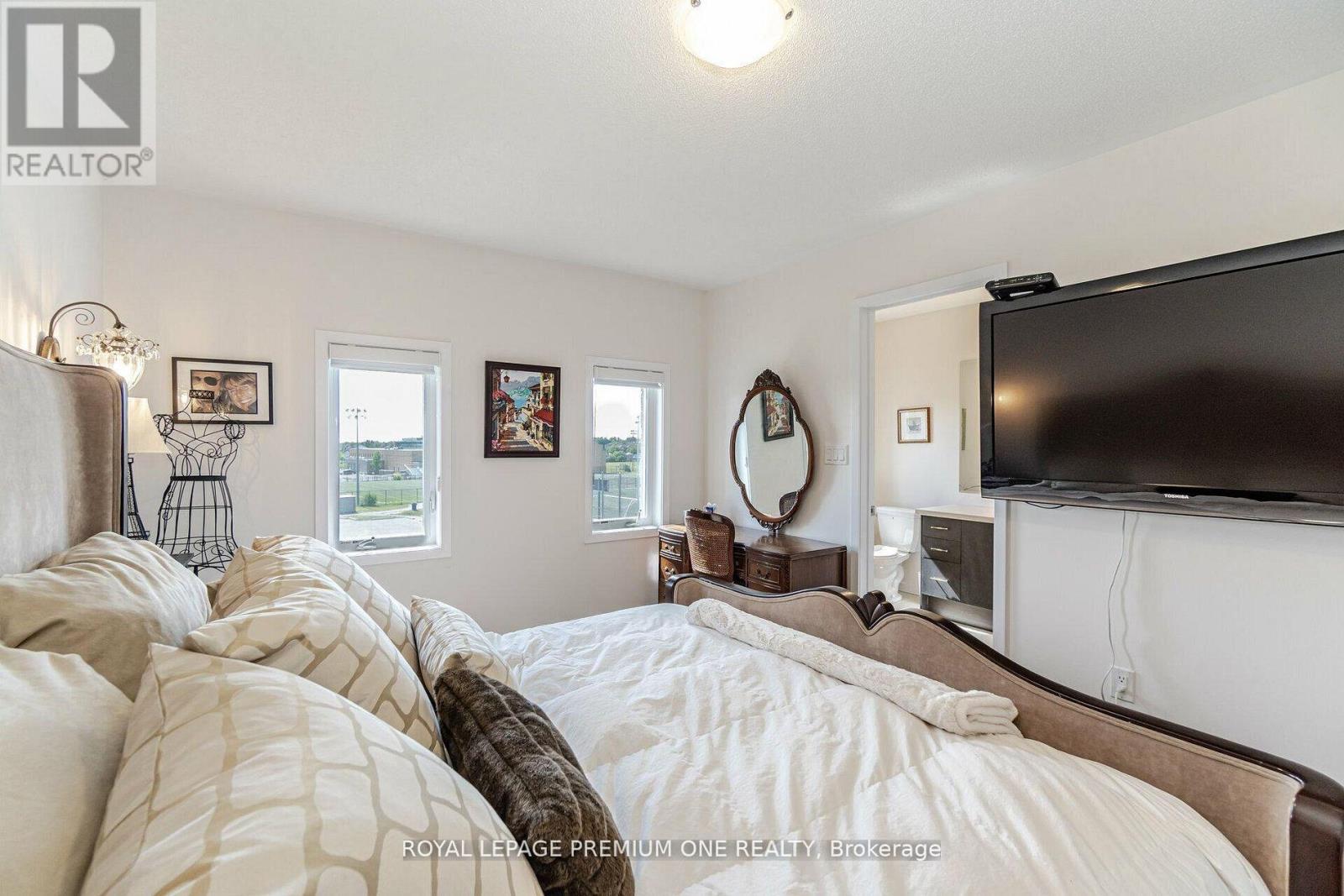 2 Seacoasts Circle, Vaughan, Ontario  L6A 5B6 - Photo 28 - N12936250