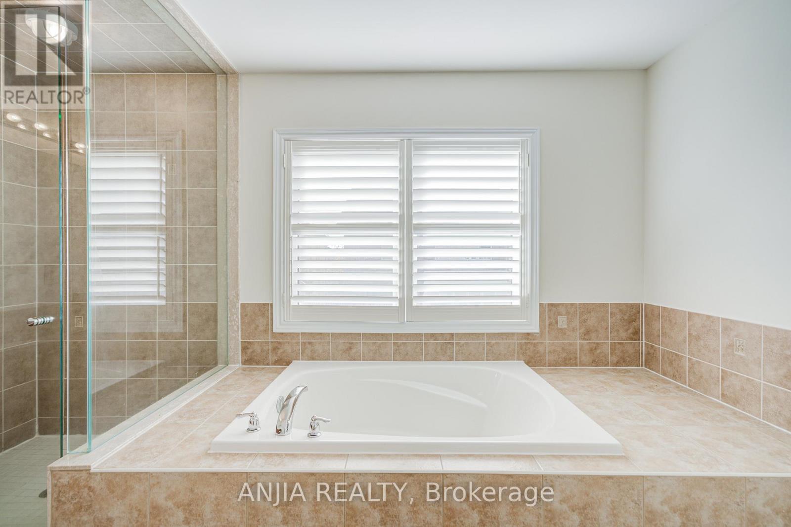 15 Ross Shiner Lane, Whitchurch-Stouffville, Ontario  L4A 0V5 - Photo 18 - N12936334