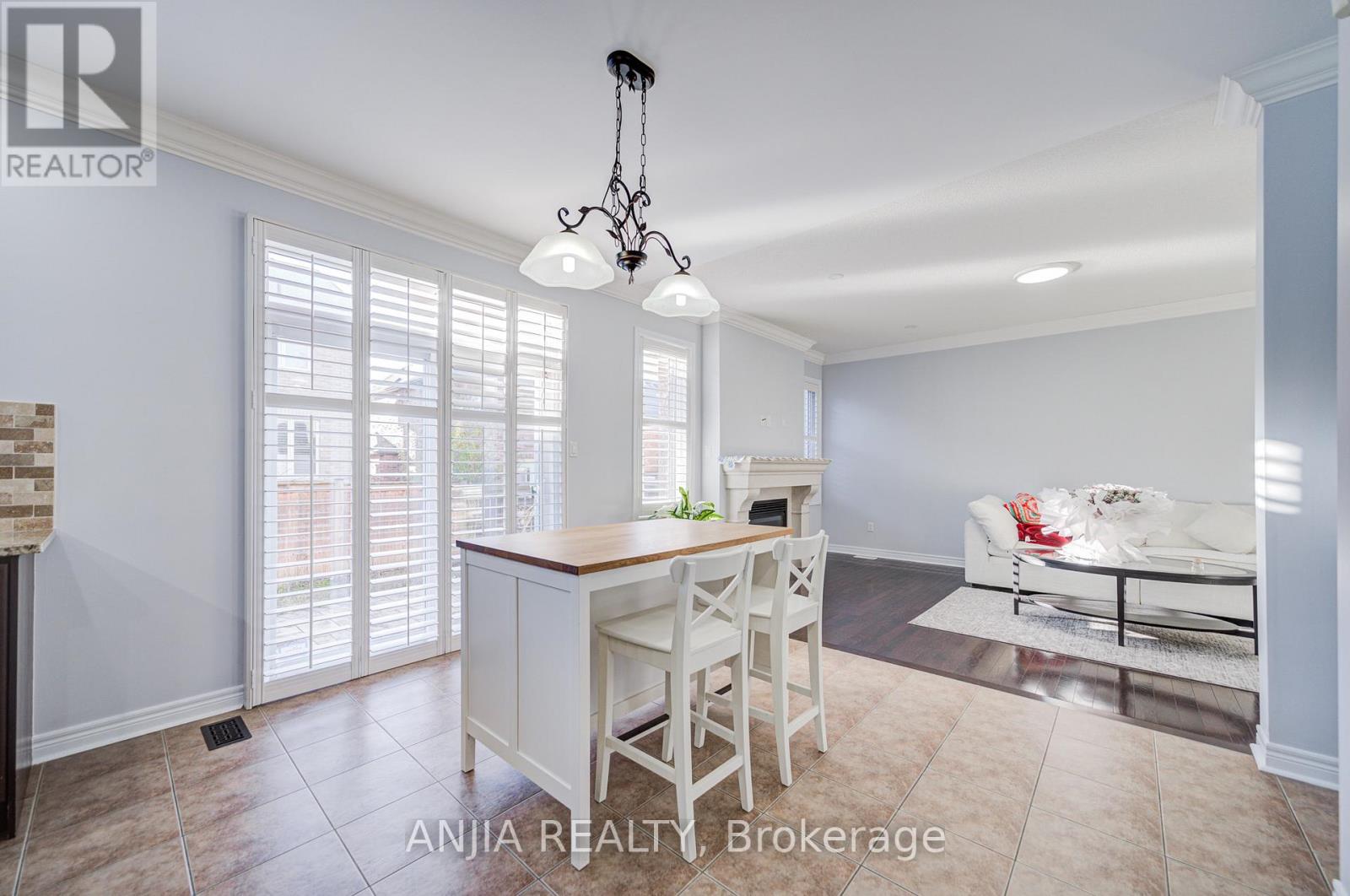 15 Ross Shiner Lane, Whitchurch-Stouffville, Ontario  L4A 0V5 - Photo 6 - N12936334