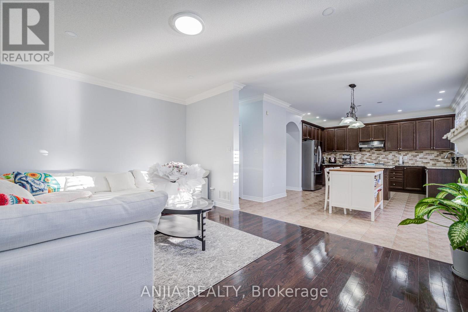 15 Ross Shiner Lane, Whitchurch-Stouffville, Ontario  L4A 0V5 - Photo 8 - N12936334