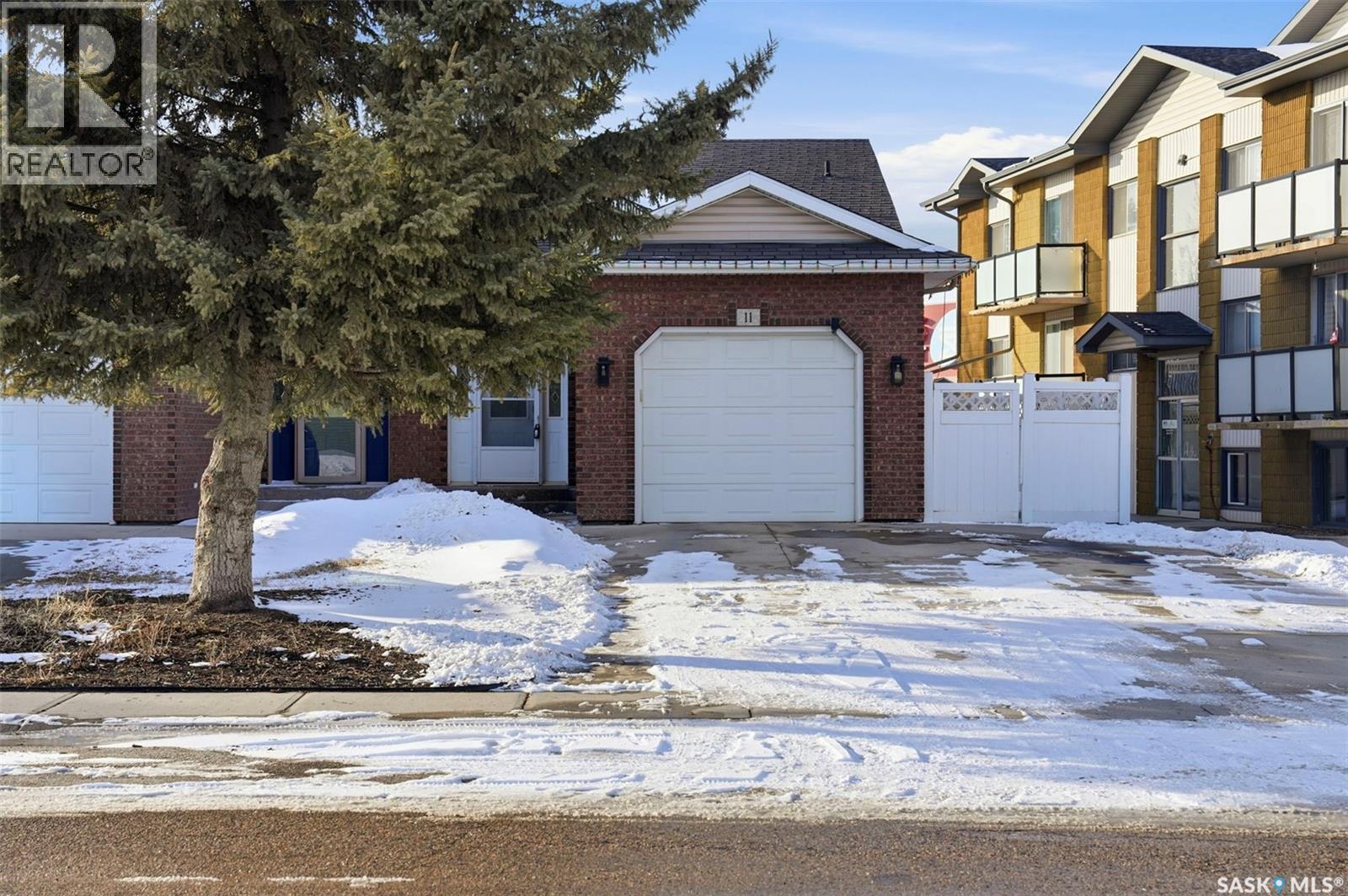 11 Columbia Drive, Saskatoon, Saskatchewan  S7K 1E3 - Photo 2 - SK031559