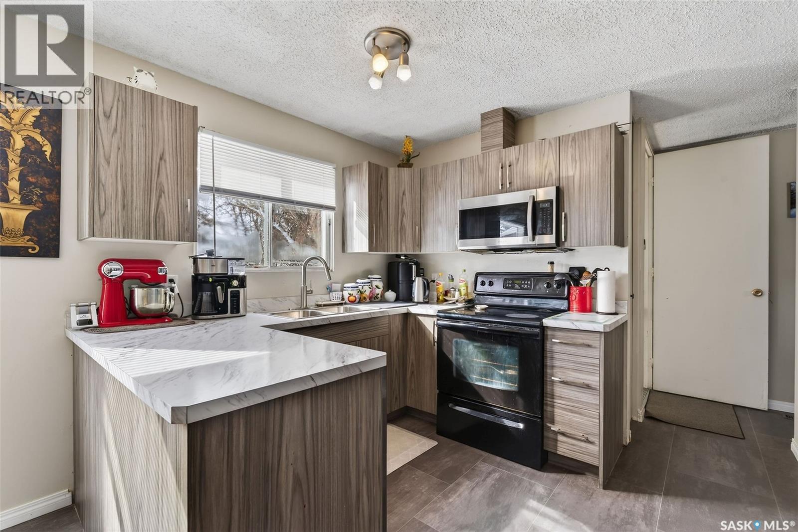 555 32nd Street W, Prince Albert, Saskatchewan  S6V 6B7 - Photo 10 - SK031515