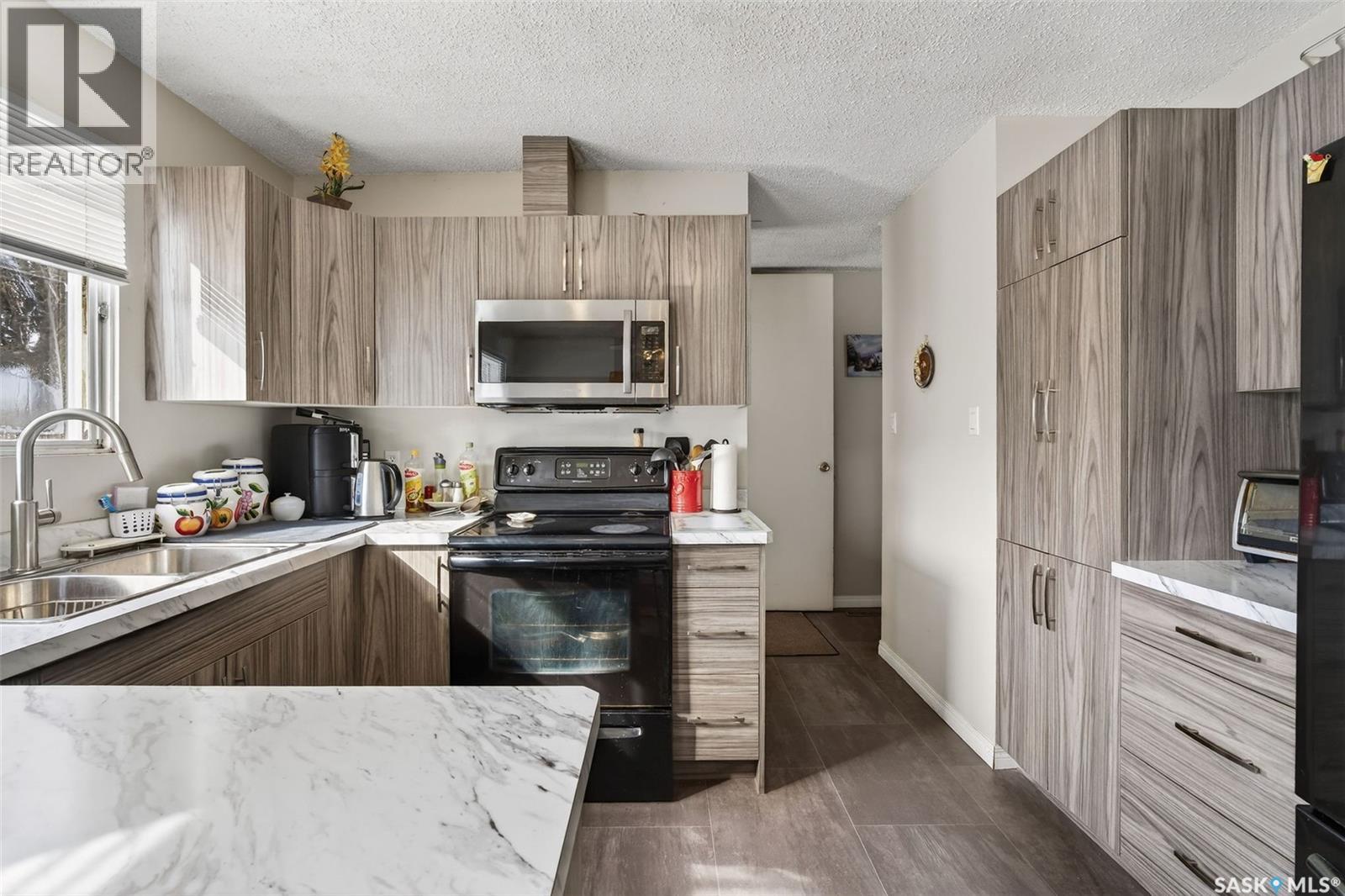 555 32nd Street W, Prince Albert, Saskatchewan  S6V 6B7 - Photo 11 - SK031515