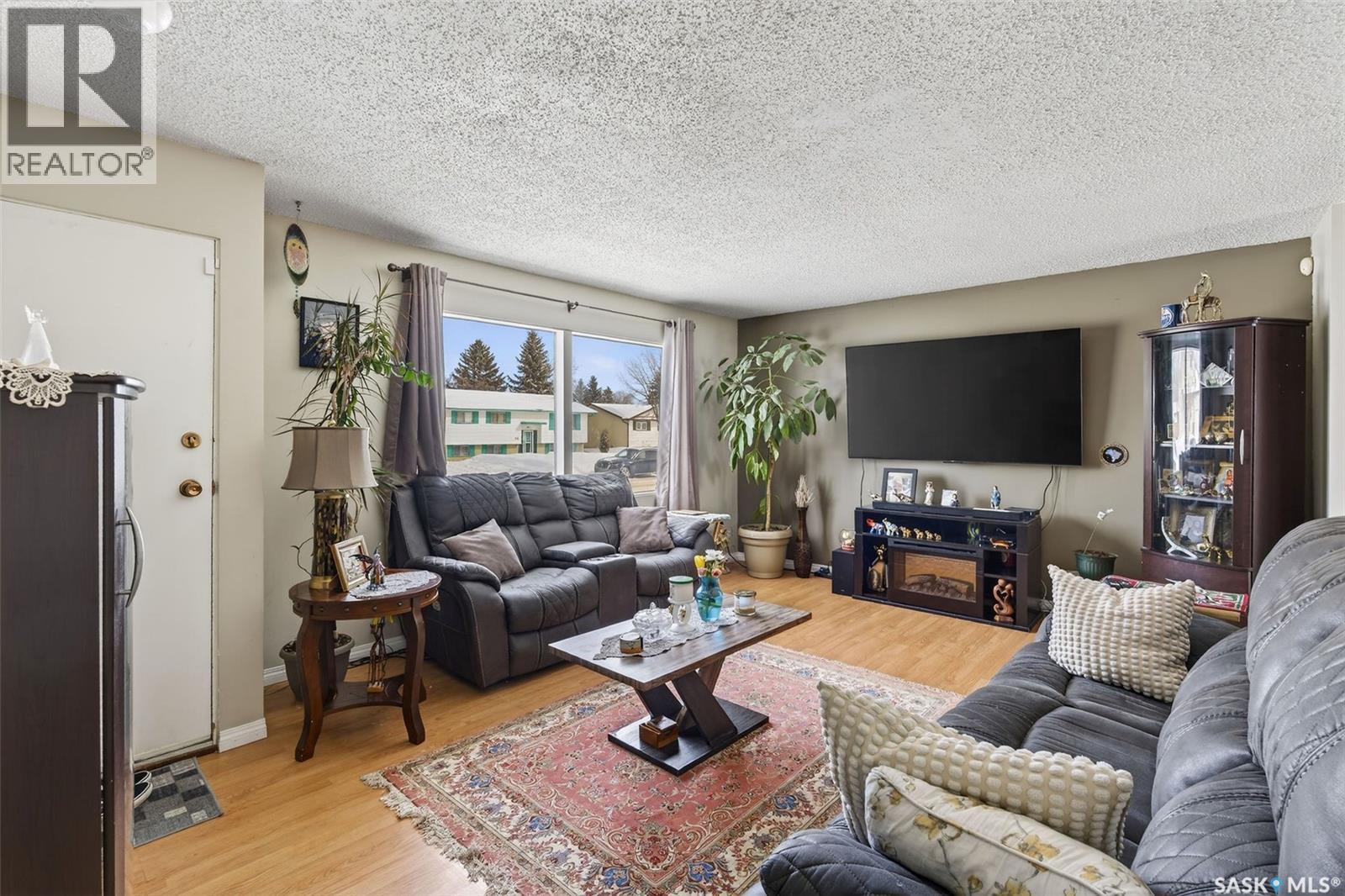 555 32nd Street W, Prince Albert, Saskatchewan  S6V 6B7 - Photo 4 - SK031515