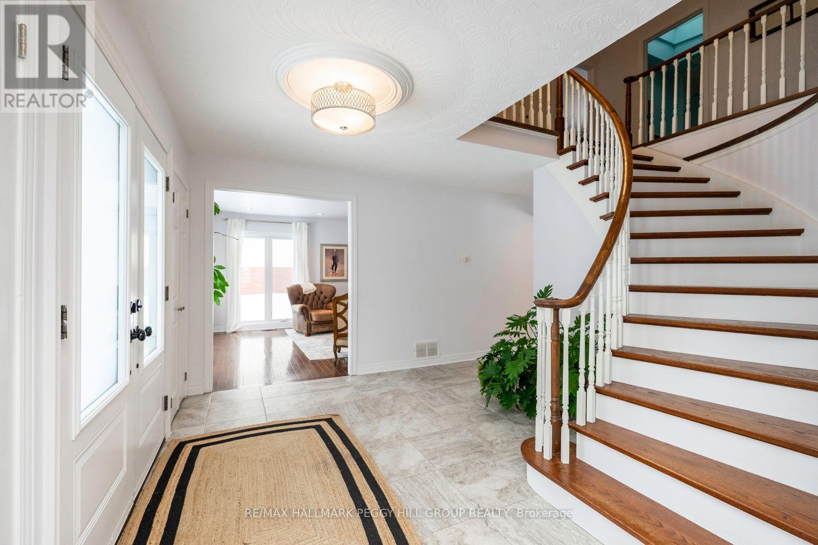 63 Idlewood Drive, Springwater, Ontario  L9X 0P5 - Photo 3 - S12936094