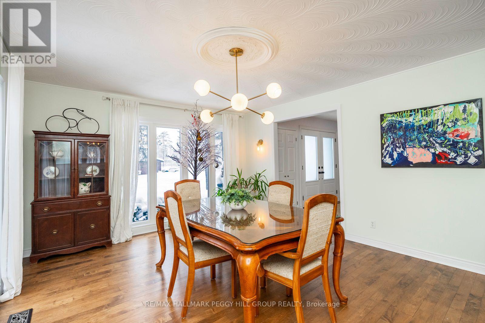 63 Idlewood Drive, Springwater, Ontario  L9X 0P5 - Photo 8 - S12936094