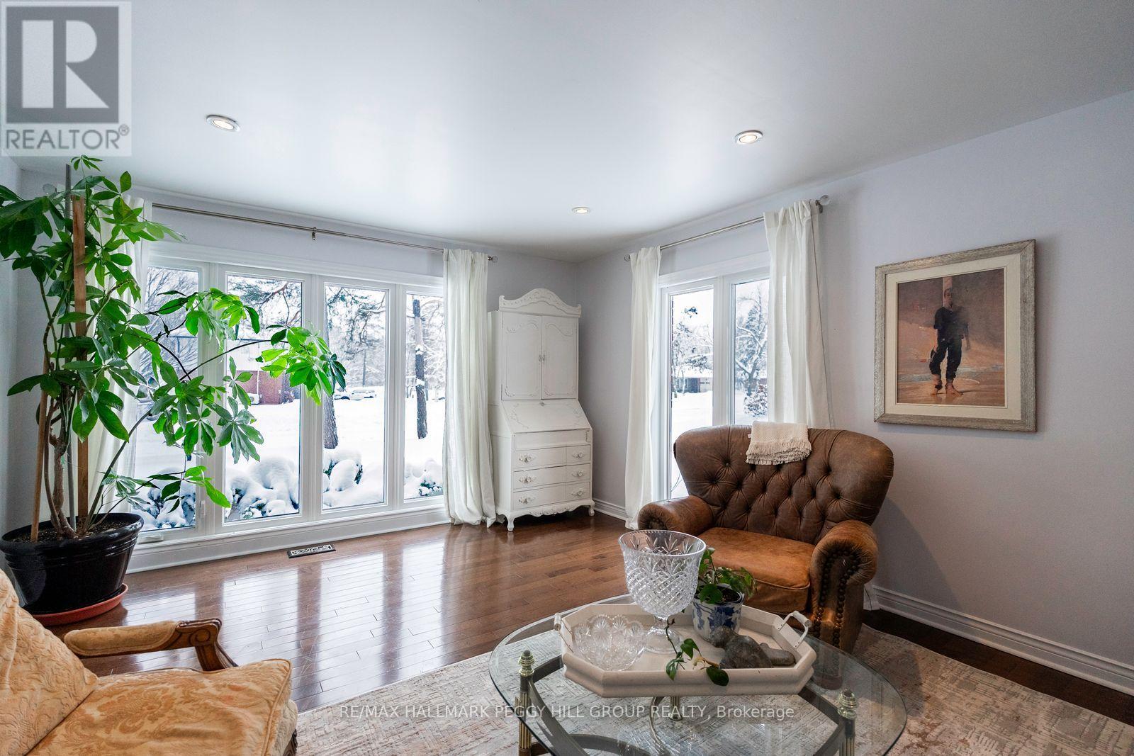 63 Idlewood Drive, Springwater, Ontario  L9X 0P5 - Photo 9 - S12936094