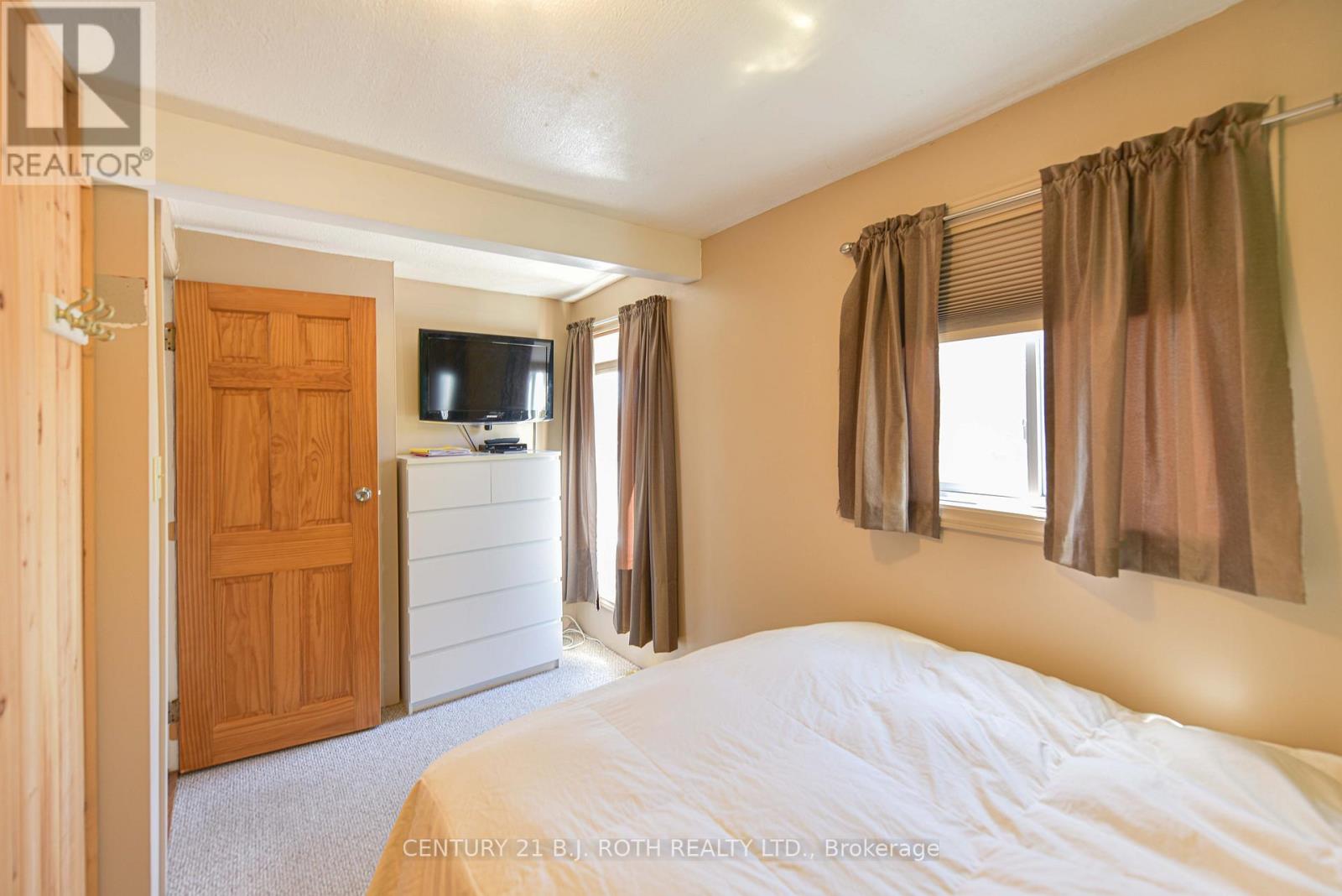 3801 Wood Avenue, Severn (West Shore), Ontario  L3V 6H3 - Photo 25 - S12936186