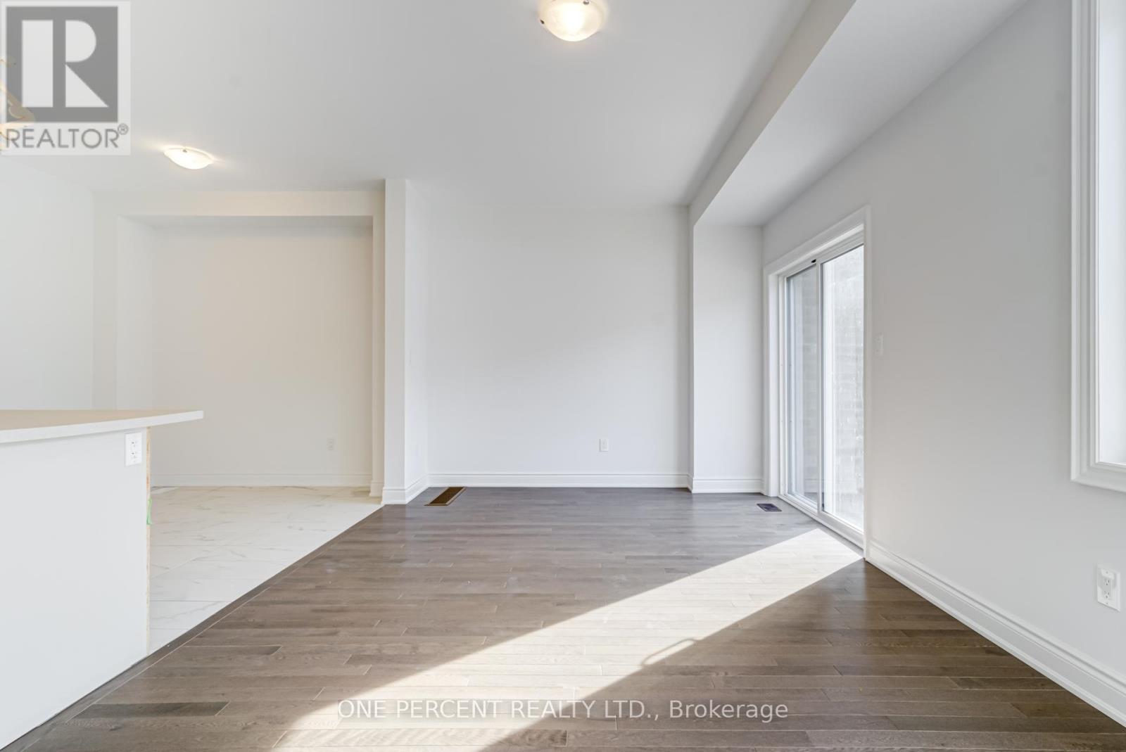 34 Autumn Drive, Wasaga Beach, Ontario  L9Z 0K7 - Photo 7 - S12936190