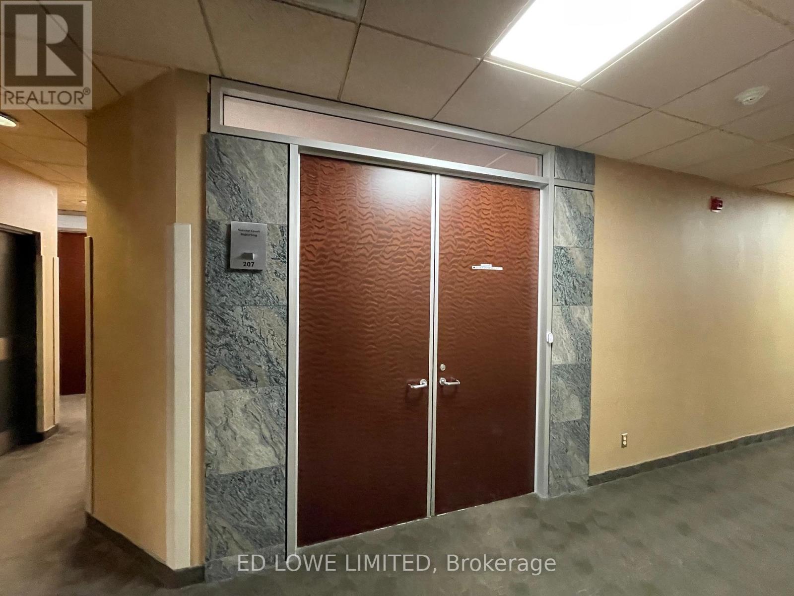 206-208 - 126 Wellington Street W, Barrie (Queen's Park), Ontario  L4N 1K9 - Photo 3 - S12936322