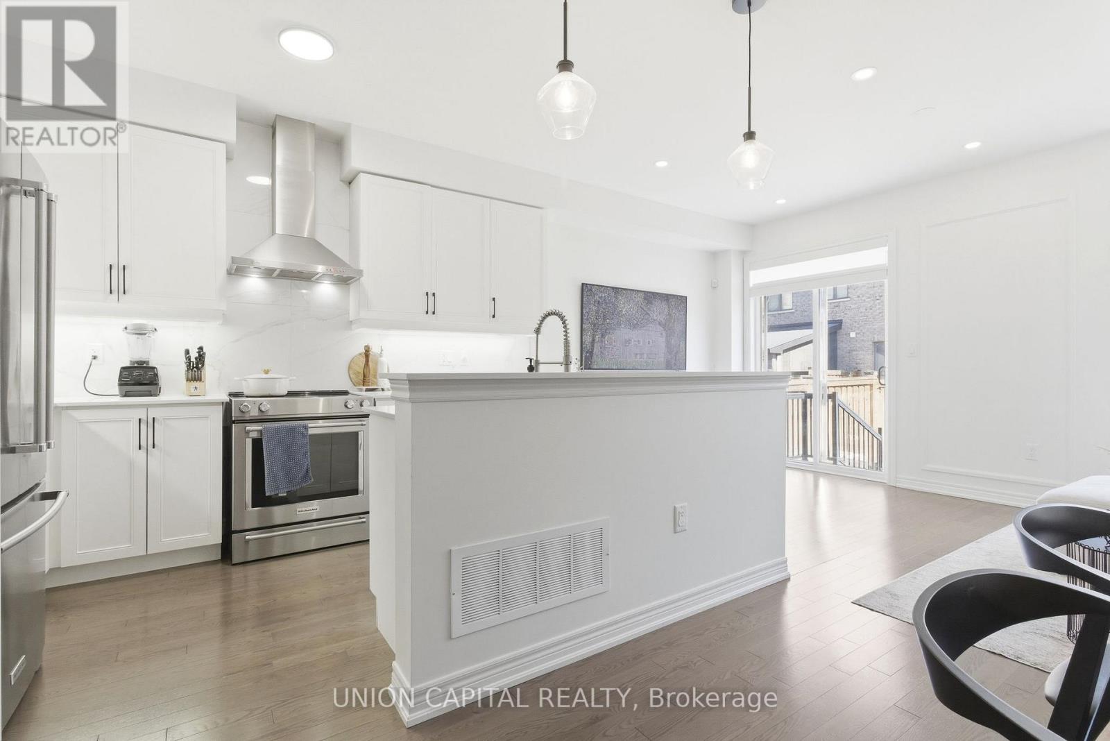 21 Morra Avenue, Caledon, Ontario  L7E 4K5 - Photo 9 - W12934944