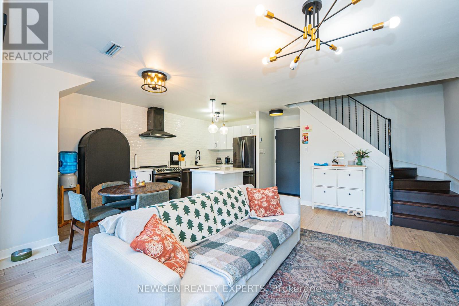 88 - 2001 Bonnymede Drive, Mississauga, Ontario  L5J 4H8 - Photo 8 - W12936130