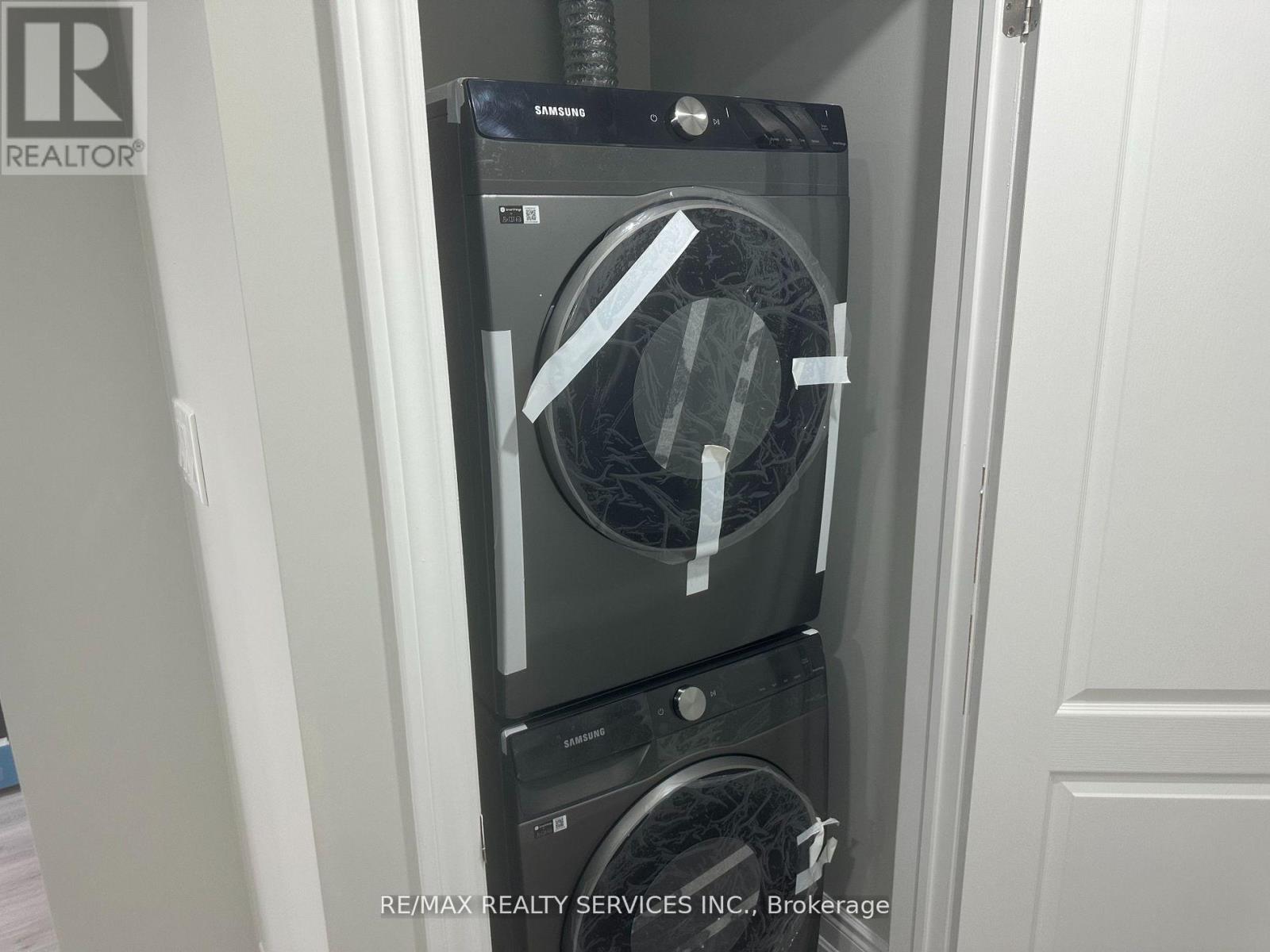 32 Silo Court, Brampton, Ontario  L6X 4S4 - Photo 9 - W12936138