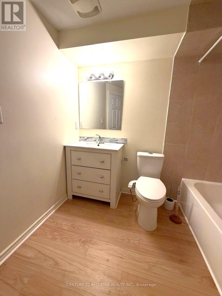 521 Yates Drive, Milton, Ontario  L9T 8Z7 - Photo 10 - W12936172