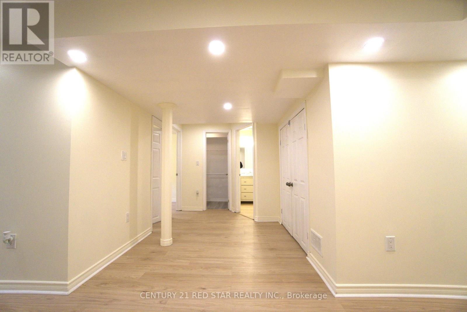 521 Yates Drive, Milton, Ontario  L9T 8Z7 - Photo 4 - W12936172