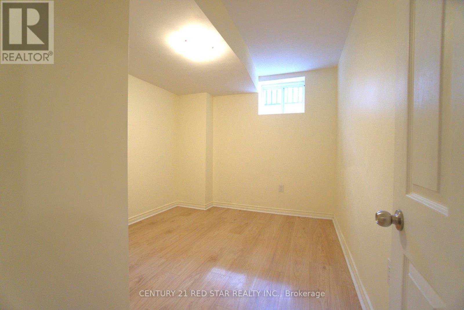 521 Yates Drive, Milton, Ontario  L9T 8Z7 - Photo 6 - W12936172