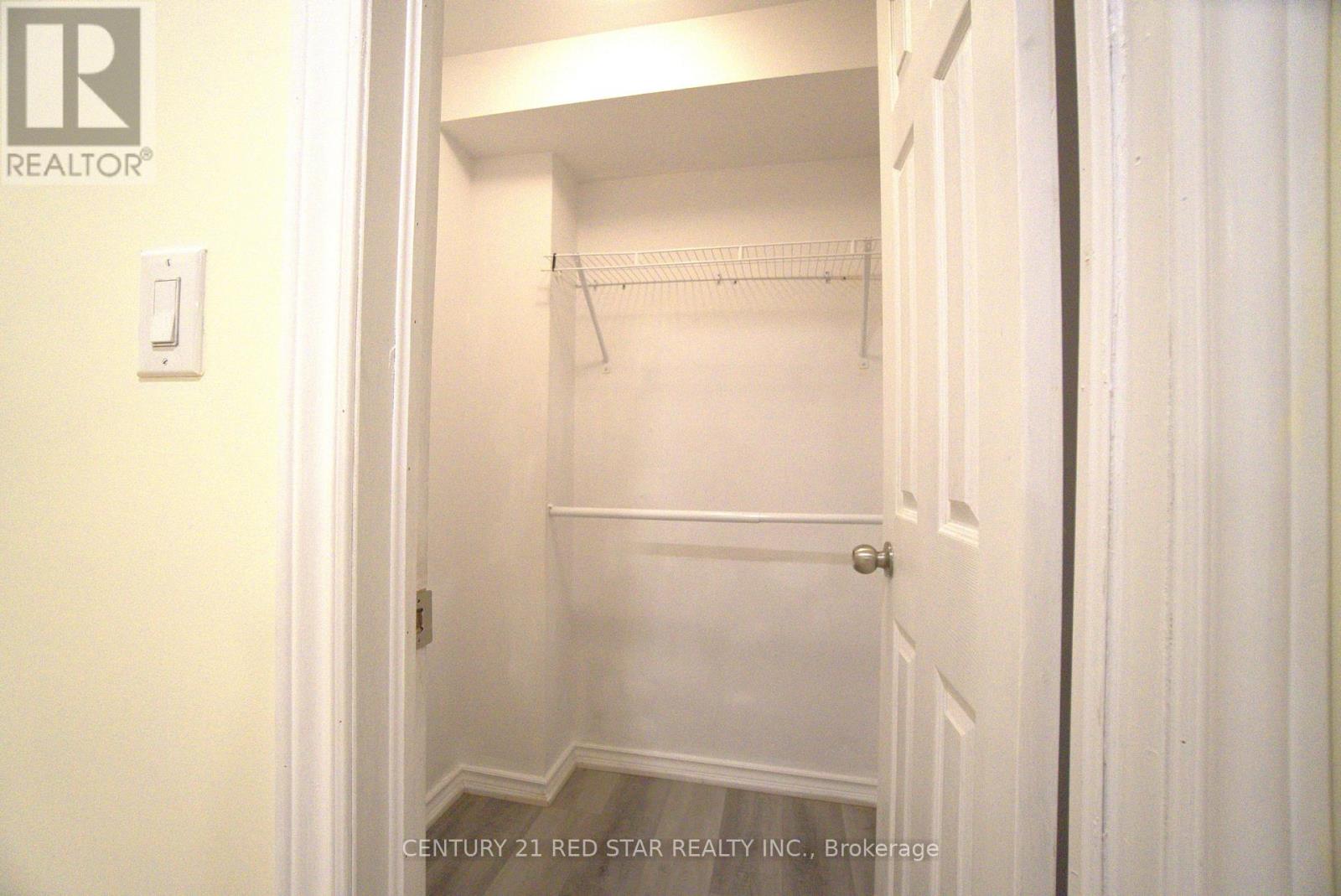 521 Yates Drive, Milton, Ontario  L9T 8Z7 - Photo 9 - W12936172