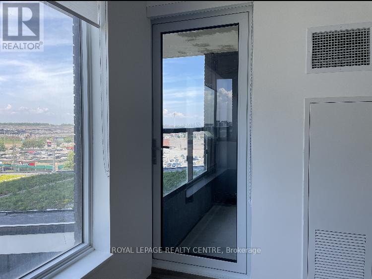 606 - 297 Oak Walk Drive, Oakville, Ontario  L6H 3R6 - Photo 13 - W12936232