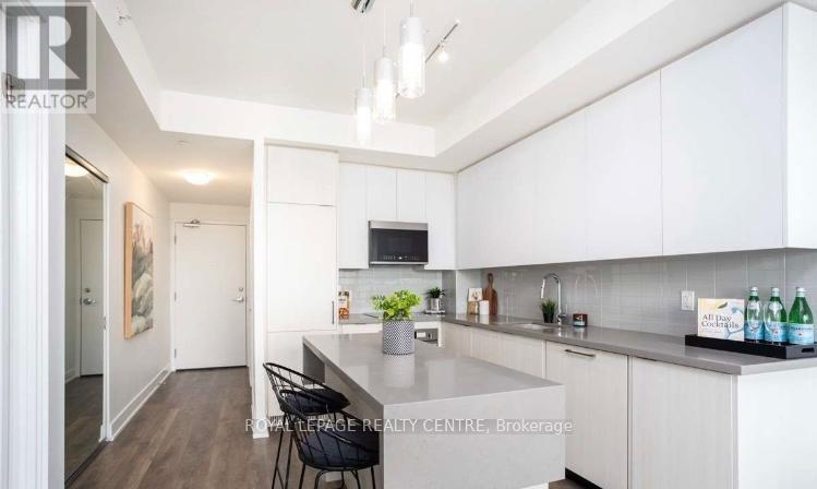 606 - 297 Oak Walk Drive, Oakville, Ontario  L6H 3R6 - Photo 6 - W12936232