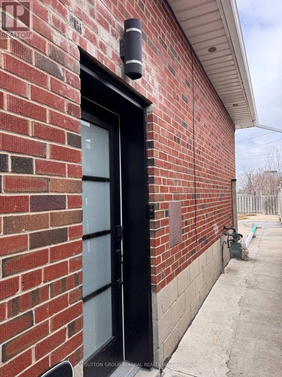 Basementl - 6 Frankfort Avenue, Toronto, Ontario  M6L 2Y2 - Photo 30 - W12936266