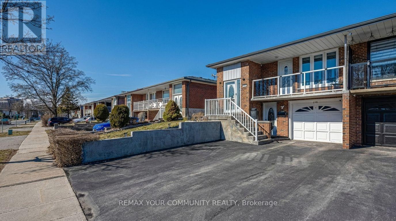 270 Grandravine Drive, Toronto, Ontario  M3N 1J3 - Photo 2 - W12936288