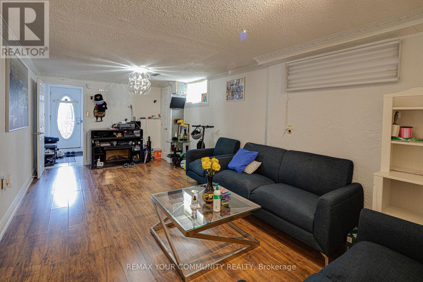 270 Grandravine Drive, Toronto, Ontario  M3N 1J3 - Photo 5 - W12936288