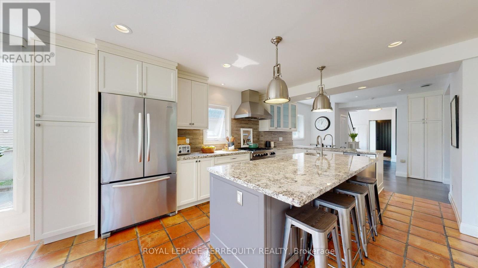 65 Burnhamthorpe Crescent, Toronto, Ontario  M9A 1G6 - Photo 21 - W12936294