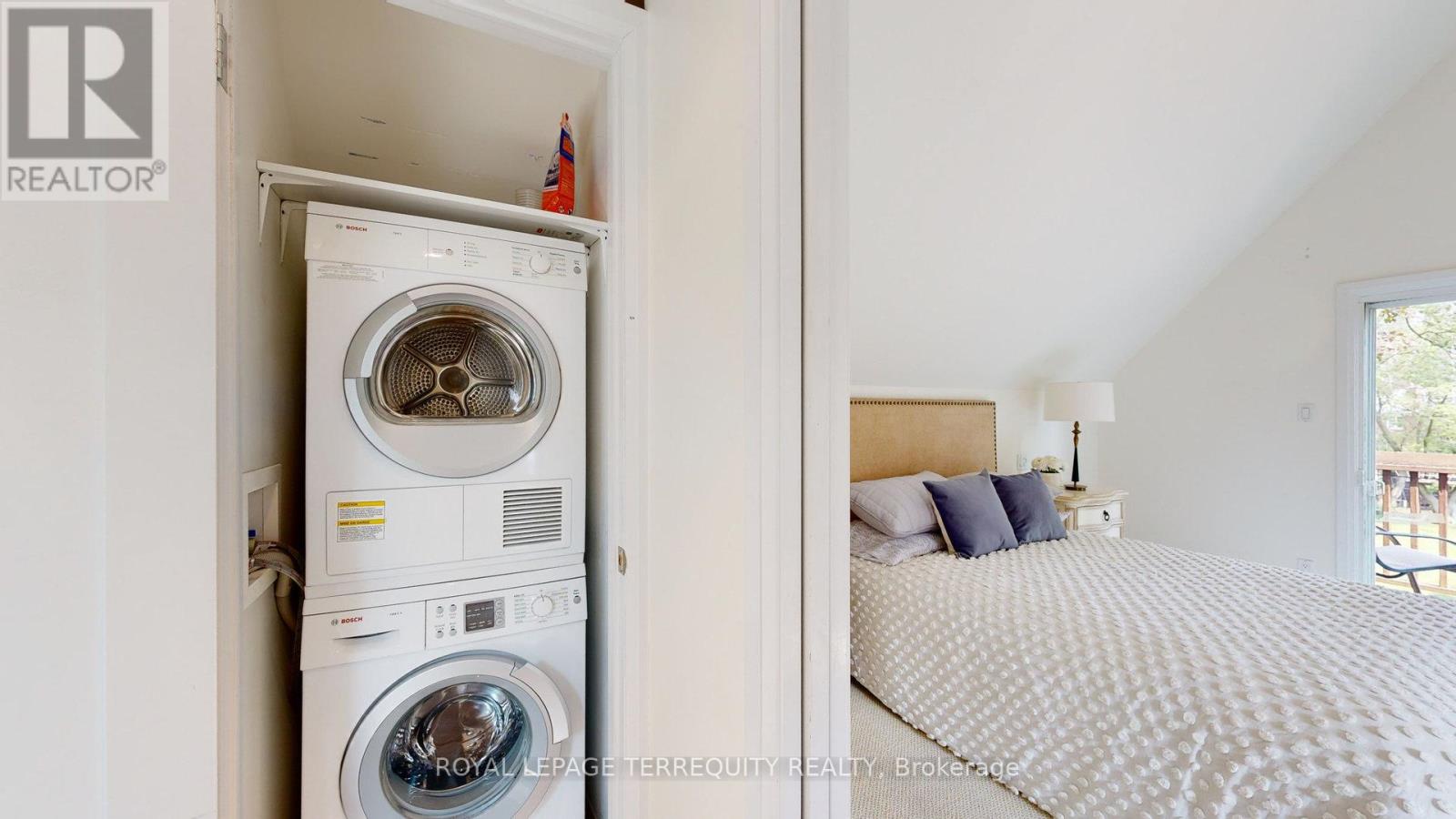 65 Burnhamthorpe Crescent, Toronto, Ontario  M9A 1G6 - Photo 34 - W12936294