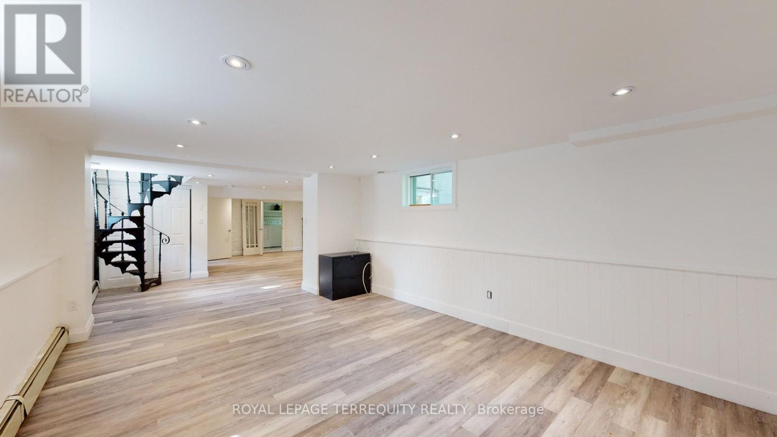 65 Burnhamthorpe Crescent, Toronto, Ontario  M9A 1G6 - Photo 36 - W12936294